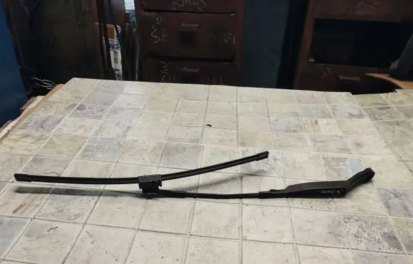 Volkswagen PASSAT B5.5 Windshield/front glass wiper blade 3B1955409B