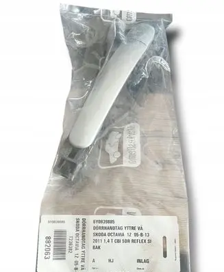 Skoda Octavia Mk3 (5E) Loading door exterior handle/bracket 6Y0839885