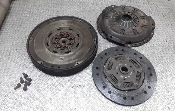 Audi A6 S6 C5 4B Clutch set kit 059141031
