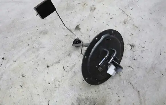 Mazda 3 III Fuel level sensor 1111