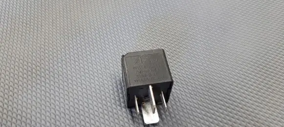 Audi 100 C1 Steering rack control module 