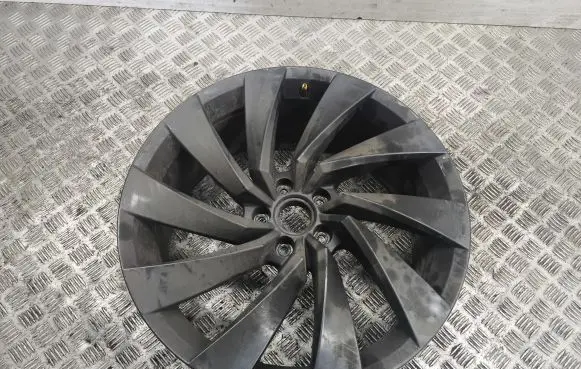 R20 alloy rim