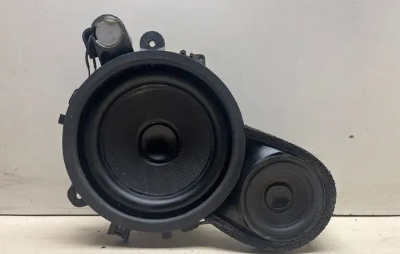 Volvo XC90 Front door speaker 30657757 05W51