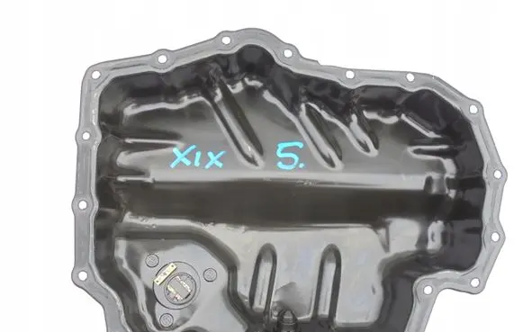 Volkswagen Golf VII Oil sump 04E103600B