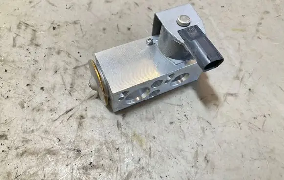 Air conditioning (A/C) expansion valve