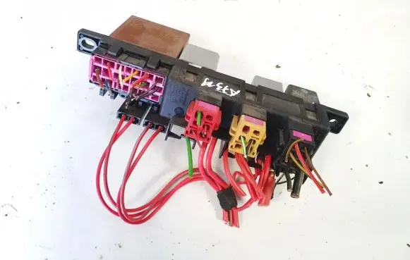 Volkswagen PASSAT B5.5 Fuse box set 8l0941822a