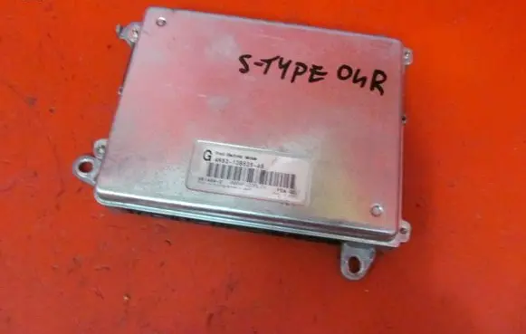 Jaguar S-Type Central body control module 4R8313B525AB