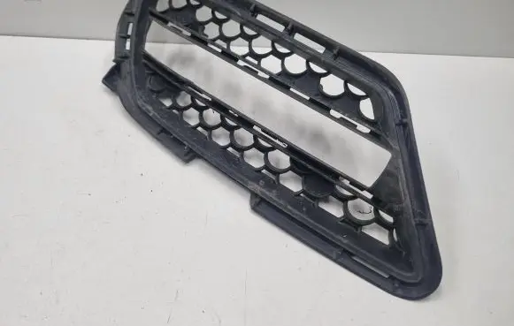 Mercedes-Benz E C207 W207 Front bumper lower grill A2078850753 2078850753