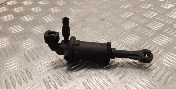 Clutch slave cylinder