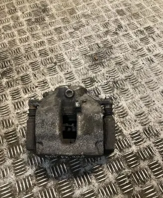 Mercedes-Benz C W204 Front brake caliper 2044212181 A2044212181