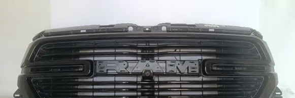 Dodge RAM Front bumper upper radiator grill 68366528AH