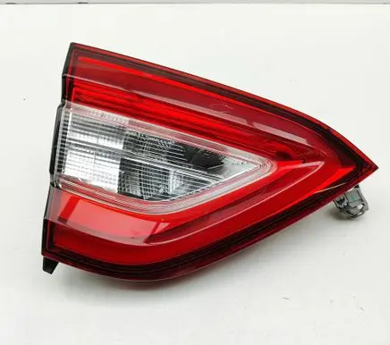 Maserati Levante Tailgate rear/tail lights 670106835