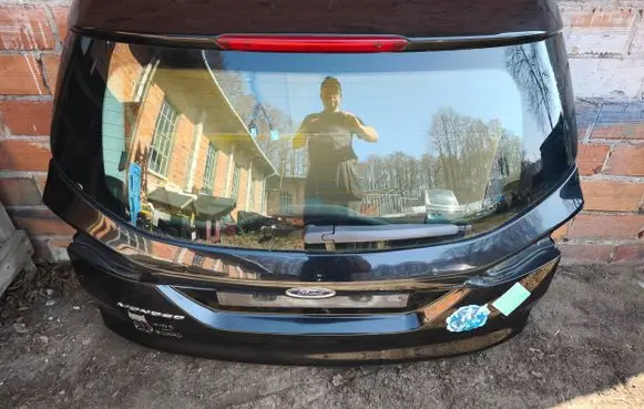 Ford Mondeo MK V Rear windscreen/windshield window 