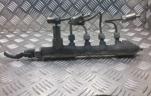 Fuel main line pipe