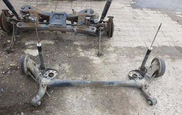 Toyota Yaris Rear axle beam 