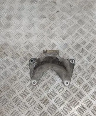 BMW 5 E60 E61 Gearbox mounting bracket 6761107
