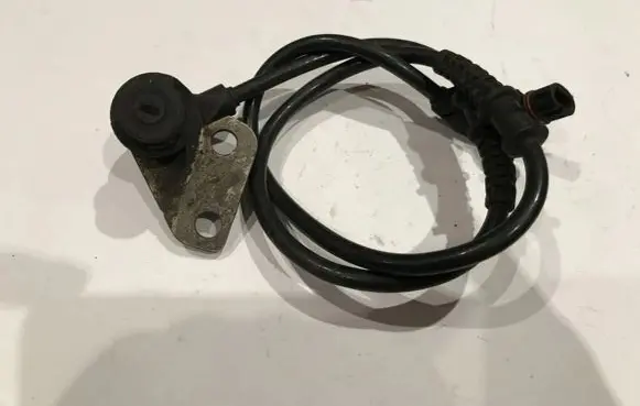 Mercedes-Benz E W210 ABS brake wheel speed sensor 0265006187