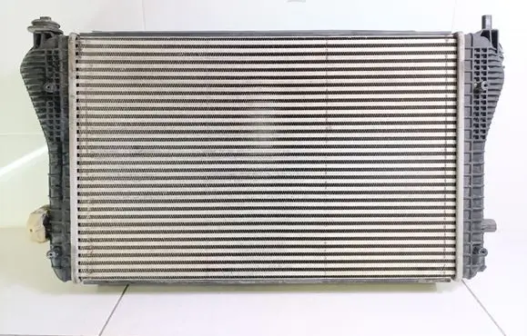 Volkswagen PASSAT B7 Intercooler radiator 3C0145805AN