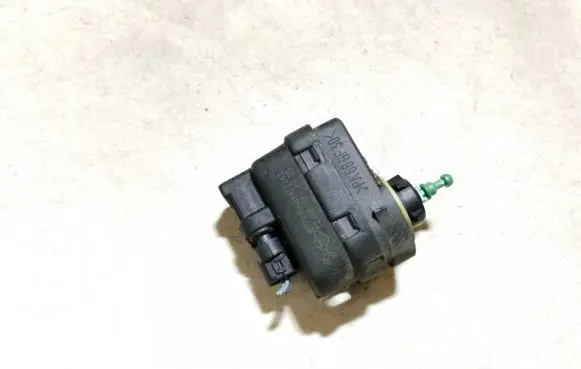 Headlight level adjustment motor