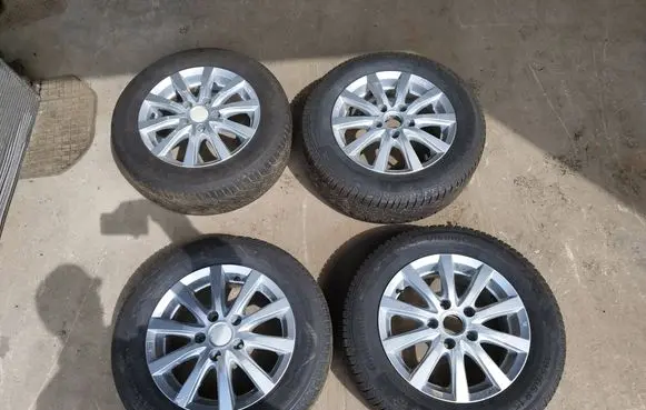 Hyundai ix20 R15 alloy rim 