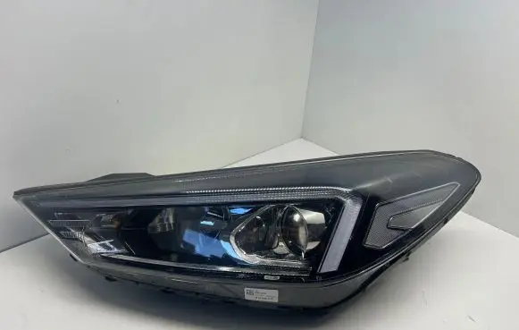 Hyundai Tucson TL Headlight/headlamp D792111A10