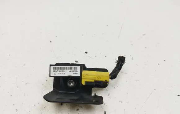 Honda Civic IX Airbag deployment crash/impact sensor