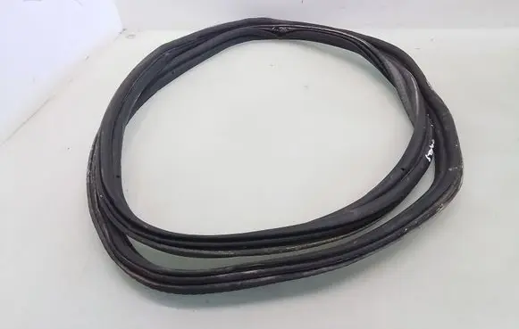 Peugeot 1007 Trunk rubber seal (body) 