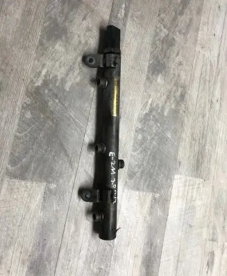 Mercedes-Benz E W211 Fuel main line pipe A6420700695 0625300088