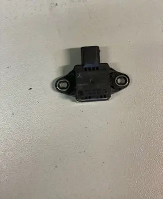 Mercedes-Benz E W212 ESP acceleration yaw rate sensor A0009059101 0265005876 1275100853