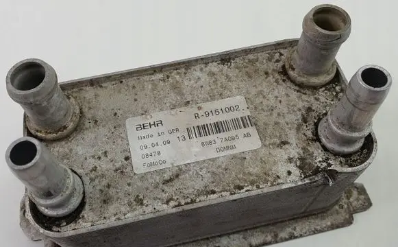 Jaguar XF X250 Oil filter mounting bracket 8W837A095AB