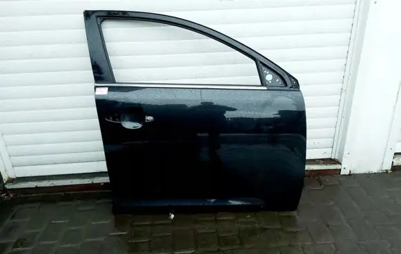 KIA Sportage Front door