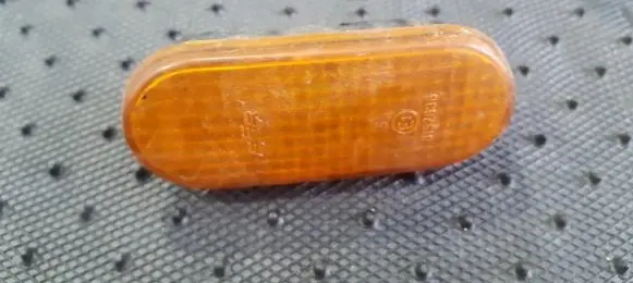 Front fender indicator light