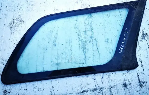 Mitsubishi Galant Rear side window