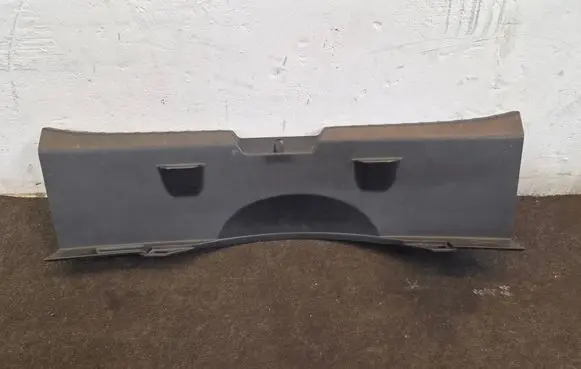 Toyota Yaris Tailgate/boot lid lock trim 583870D090