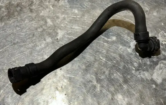 Peugeot 308 Engine coolant pipe/hose 9673473780