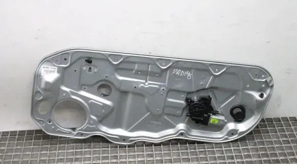 Volvo C30 Front door window regulator with motor 8679979