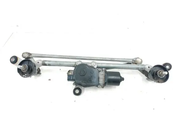 Nissan Rogue Front wiper linkage and motor 7001C004