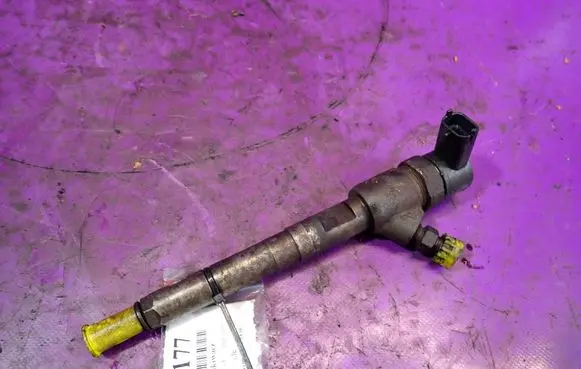 Opel Combo C Fuel injector 0445110183