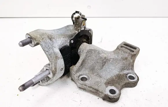 Engine mount bracket