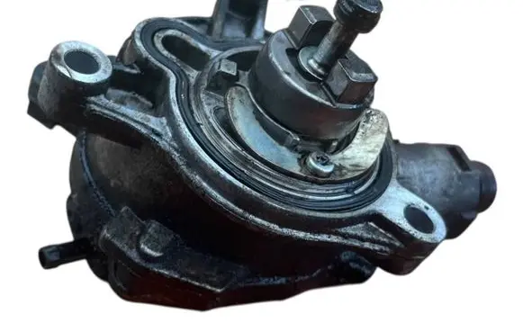 Volvo V60 Vacuum pump 31375107