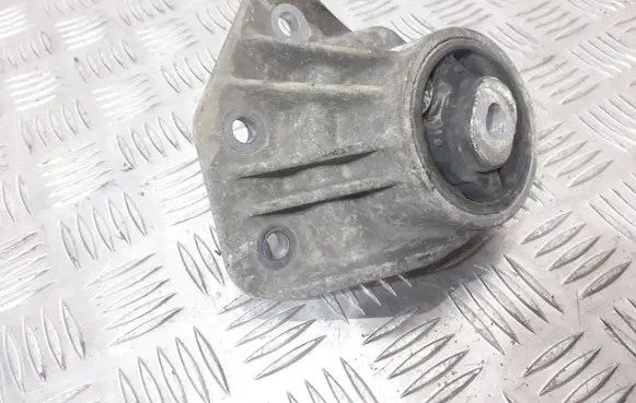 Audi A8 S8 D3 4E Rear differential/diff mount bracket 4E0599133G