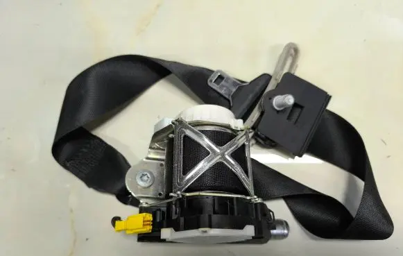 Mercedes-Benz GL X164 Front seatbelt 2018680222 26758
