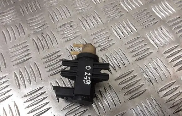 Ford Focus Vacuum valve 
