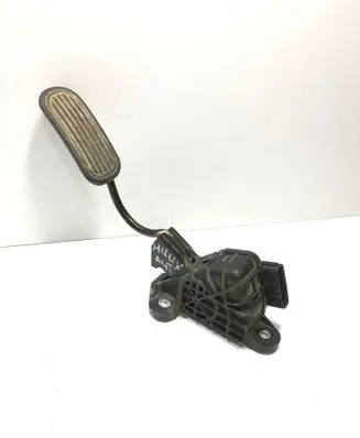 Toyota Hilux (AN10, AN20, AN30) Accelerator throttle pedal 781200K010 VN1988003140