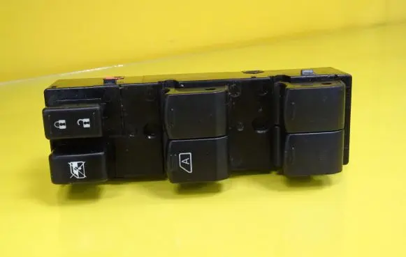Subaru Impreza IV Electric window control switch 157588