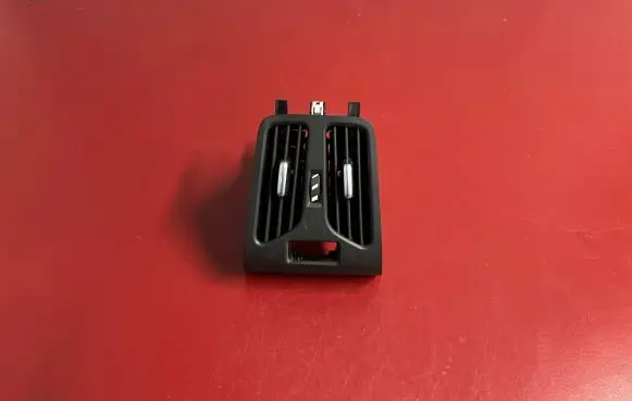 Rear air vent grill
