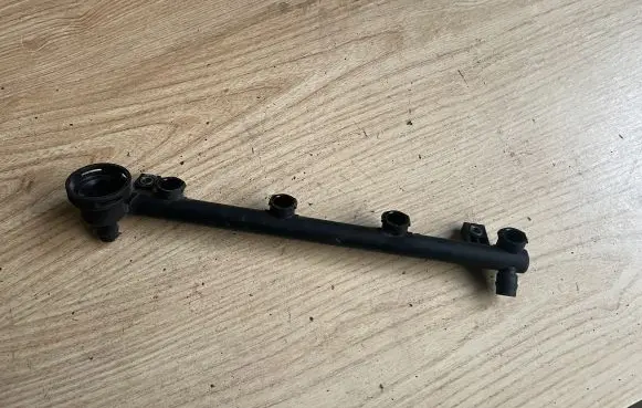 Renault Scenic I Fuel main line pipe 7700118519