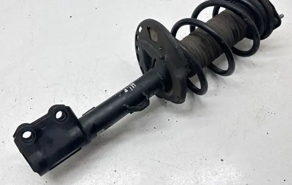 Toyota Highlander XU50 Front shock absorber with coil spring 1A15897B