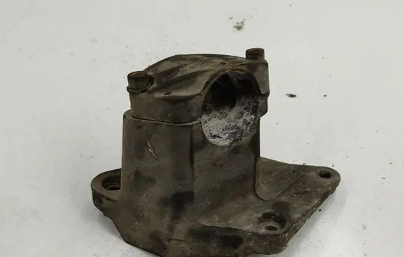 Volkswagen Sharan Engine mounting bracket