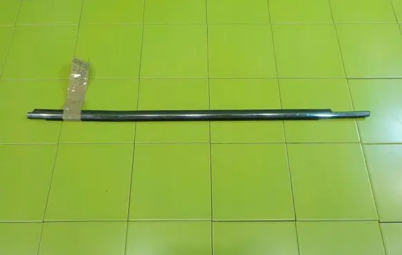 Mitsubishi Outlander Front door trim (molding) PRZOD 17AB177
